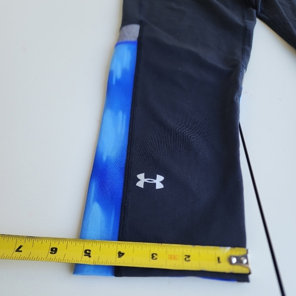 Under Armour Heat Gear Crop Pants Women's Activewear Black Blue  Compression M - Picture 2 of 8